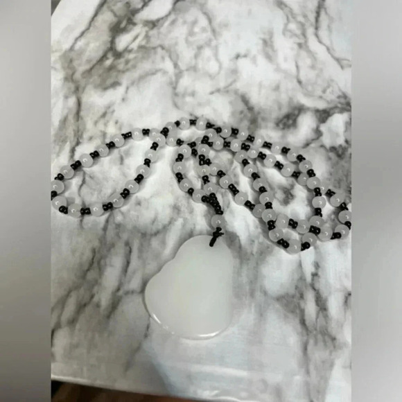 White JADE Hand Carved Maitreya Buddah Pendant Necklace - Picture 4 of 6